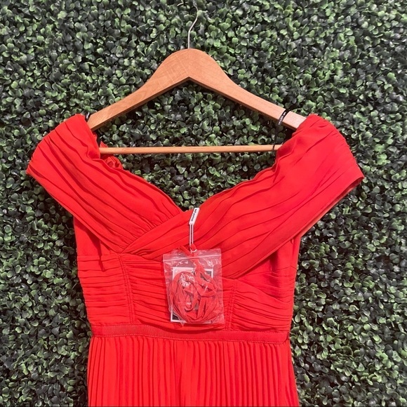 NWT Self-Portrait Off-Shoulder Pleated Lace Midi Dress - Picture 4 of 8